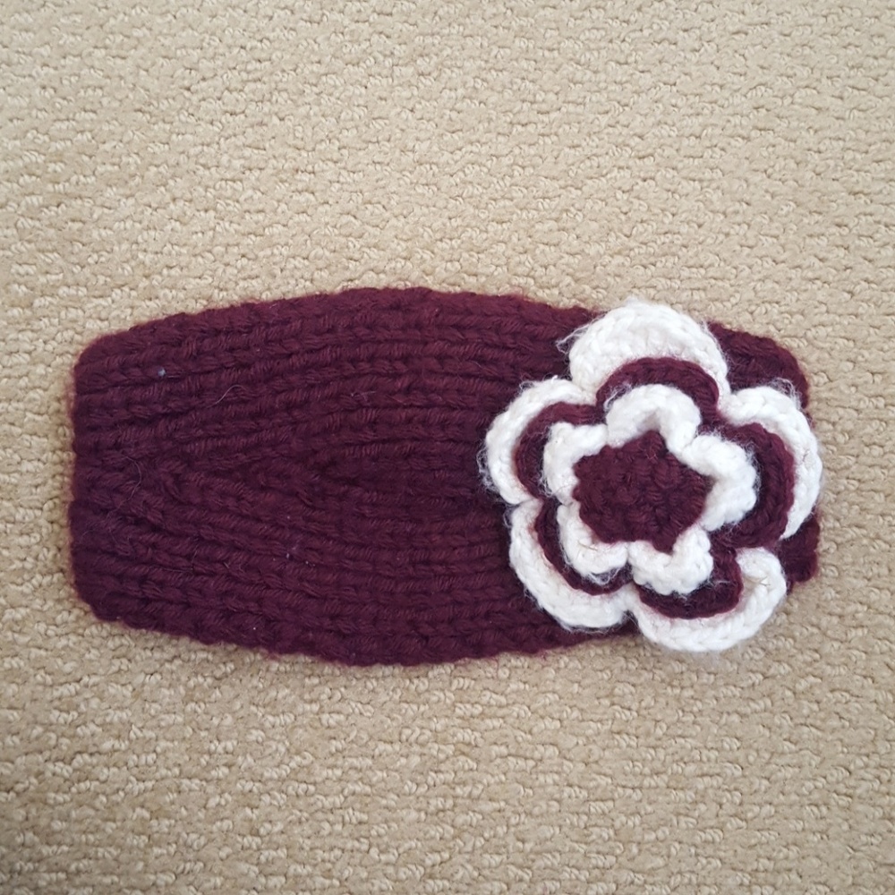 Red and white kn8t flower headband